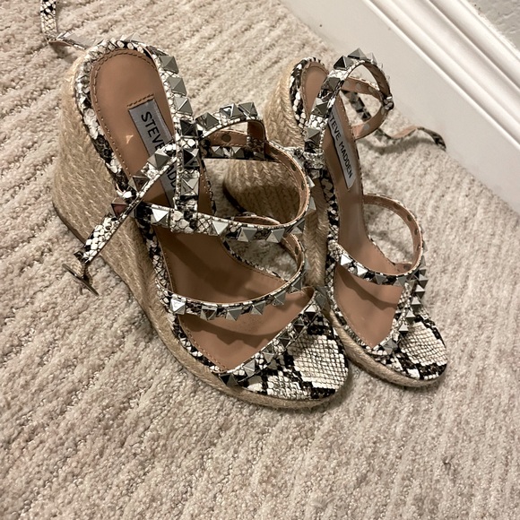 Rockstud Steve Madden snake silver studded espadrilles  6.5. Gently worn EUC HOT - Picture 2 of 4